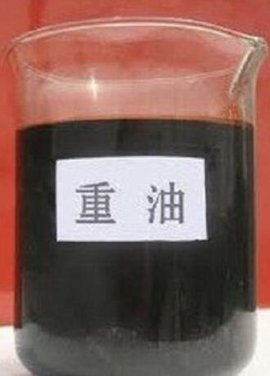 重油的复杂角色 化妆品中的双刃剑与纯净之选
